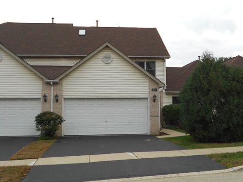 2017 Thornwood Cir, St. Charles, IL, 60174-5015 | Card Image
