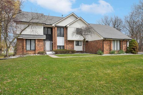 2932 Constitution Ct, West Bloomfield, MI, 48322-1850 | Card Image