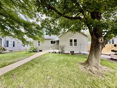 1909 11th St, Peru, IL, 61354-2207 | Card Image