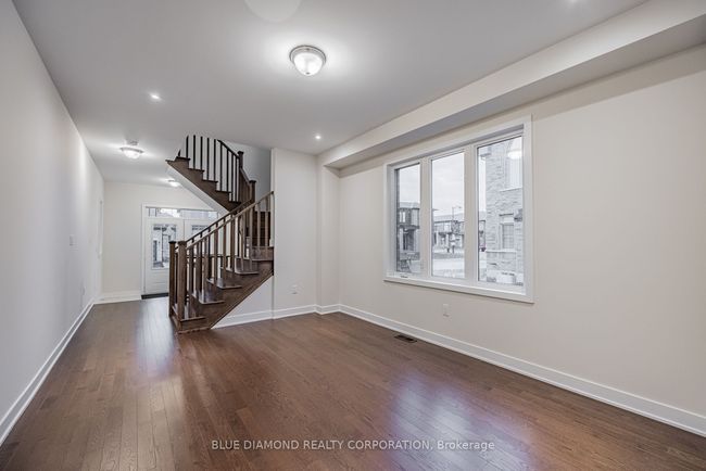 605 Bearberry Pl, House other with 4 bedrooms, 3 bathrooms and 1 parking in Milton ON | Image 5