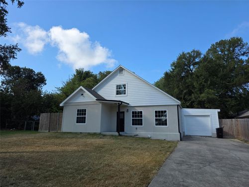 10731 Hillside Dr, Montgomery, TX, 77356-5758 | Card Image