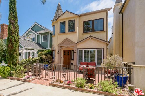 118 3rd St, Seal Beach, CA, 90740 | Card Image