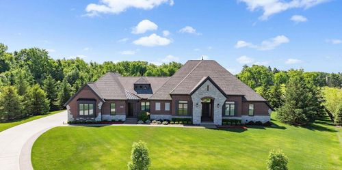 7-5876 Herrington Ct, Washington Twp, MI, 48094-1081 | Card Image