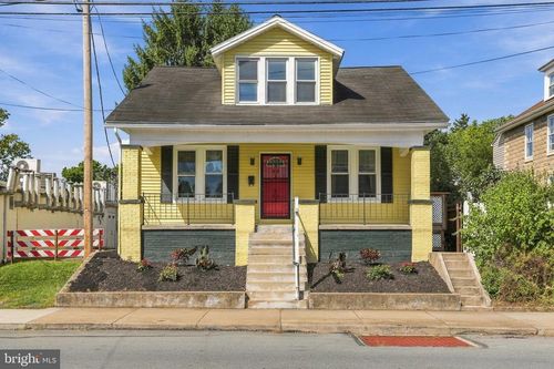 625 S 2nd St, CHAMBERSBURG, PA, 17201-3528 | Card Image