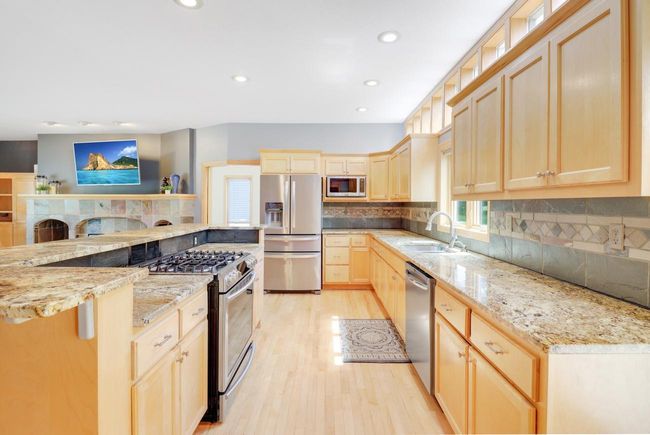 Kitchen | Image 11