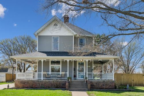 517 N Meadow St, Geneseo, IL, 61254-1137 | Card Image