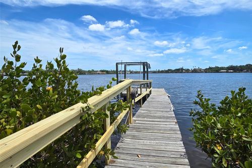 302 Whitcomb Blvd, TARPON SPRINGS, FL, 34689-2550 | Card Image