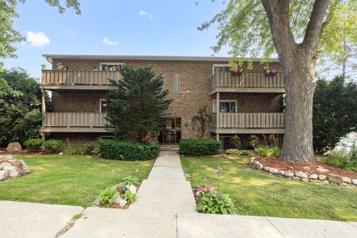 3-207 Fremont St, Woodstock, IL, 60098-3962 | Card Image
