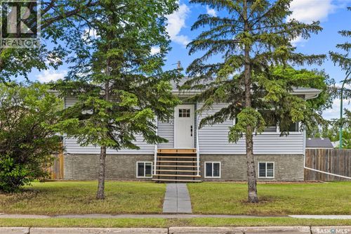 4835 7th Ave, Regina, SK, S4T0R8 | Card Image