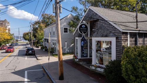 19 Narragansett Ave, Jamestown, RI, 02835-1113 | Card Image