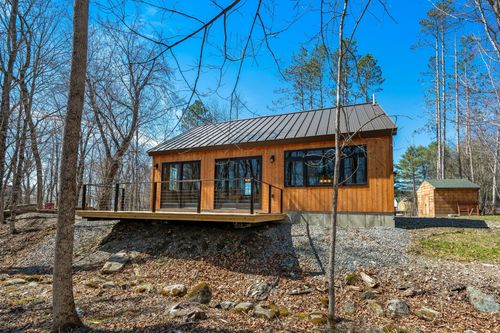8 River Road, Detroit, ME, 04929 | Card Image