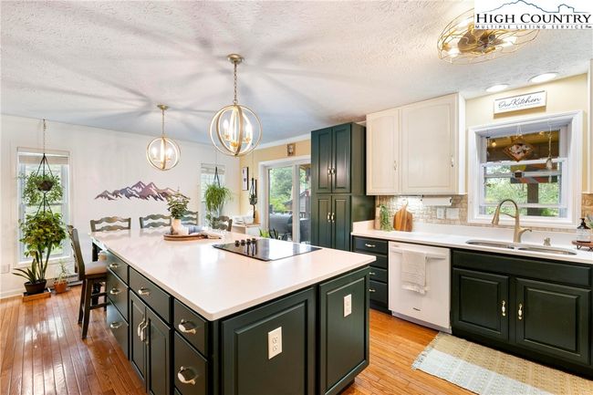 102 Wintergreen Way Rd, House other with 3 bedrooms, 4 bathrooms and null parking in Beech Mountain NC | Image 14