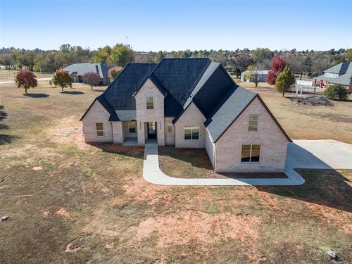 7222 Jordan Dr, Tuttle, OK, 73089-5423 | Card Image