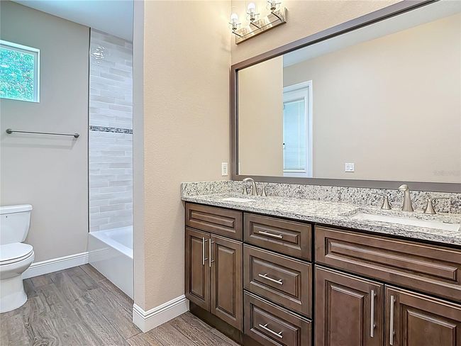 Bathroom 3 | Image 33