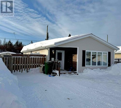 4006 Canning Ave, Labrador City, NL, A2V0A5 | Card Image