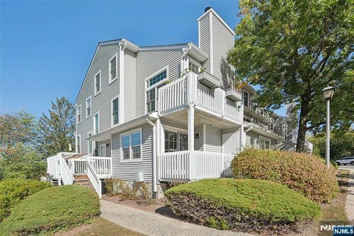 18 Mallard Ct, Englewood, NJ, 07631-5041 | Card Image