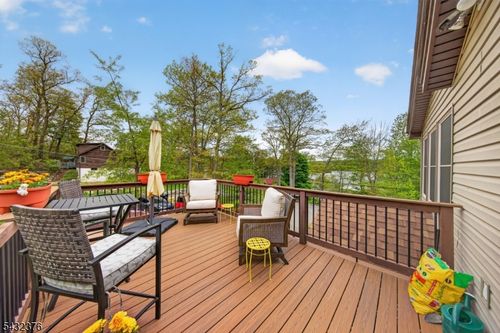 1052 Lakeside Dr E, Highland Lakes, NJ, 07422-2048 | Card Image