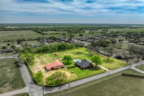 501 N Van Zandt St, Tioga, TX, 76271-2579 | Card Image