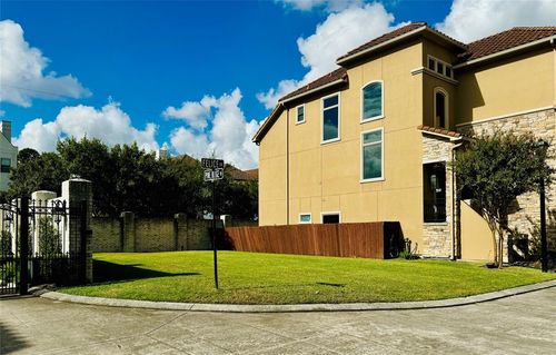 5515 Felice Dr, Houston, TX, 77081-4222 | Card Image