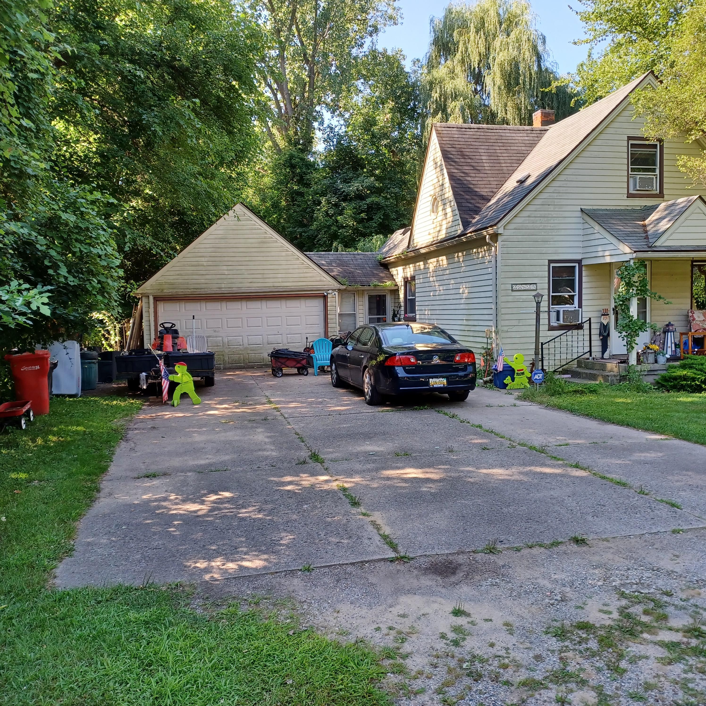 Millard St, Southfield, MI 48033