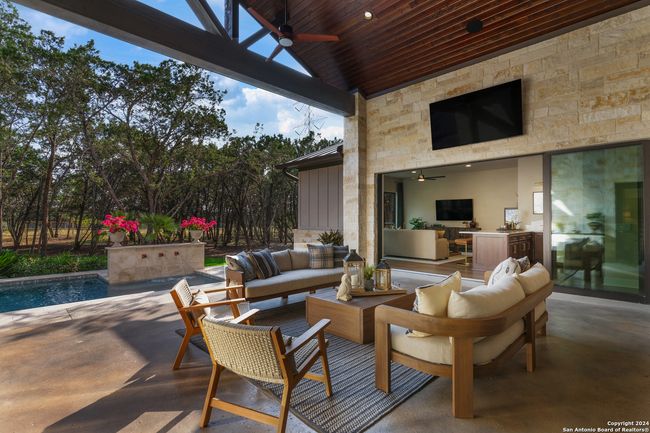 8170 Blue Oak, House other with 4 bedrooms, 5 bathrooms and null parking in Garden Ridge TX | Image 117