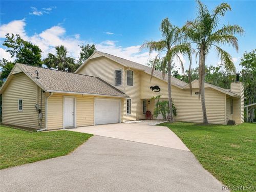 857 N Palm Springs Ter, Crystal River, FL, 34429-5259 | Card Image