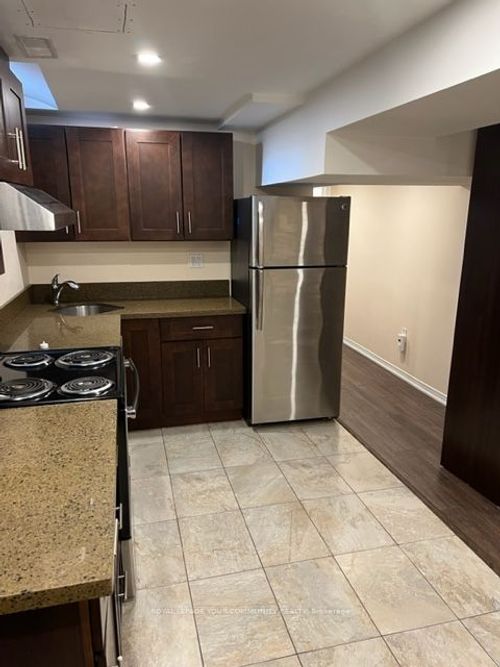 634 Galloway Cres, Mississauga, ON, L5C3W1 | Card Image
