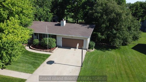 4022 Greenwood Dr, Grand Island, NE, 68803-3116 | Card Image