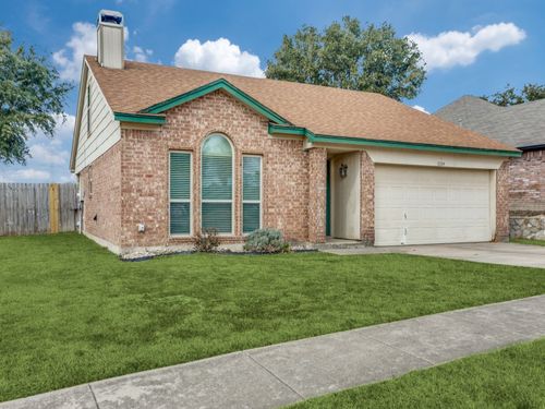 7124 Summerset Dr, Benbrook, TX, 76126-4534 | Card Image