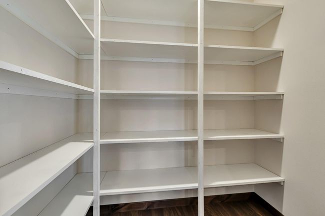 Walk-in Pantry | Image 7