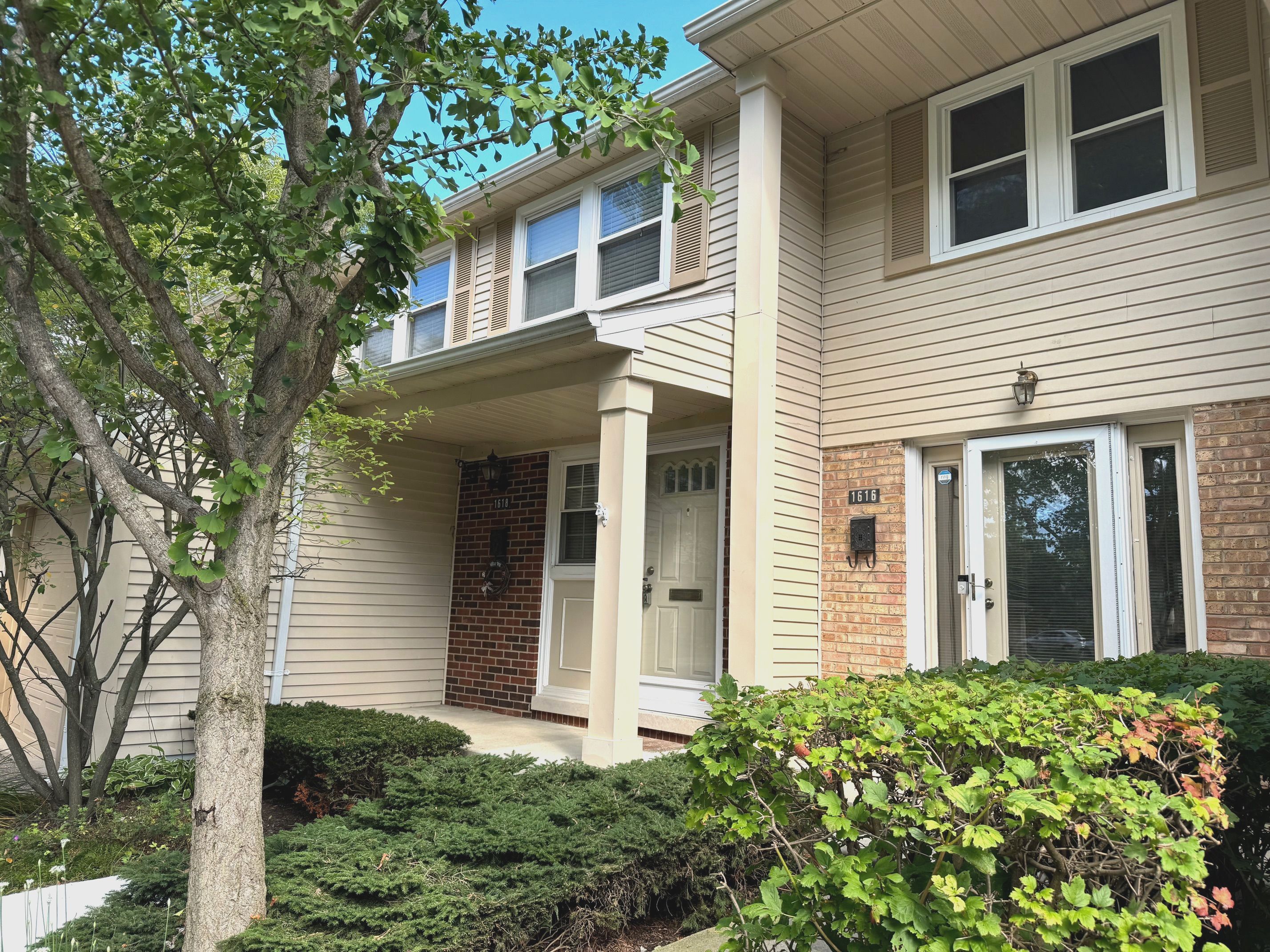 Brentwood Dr, Troy, MI 48098