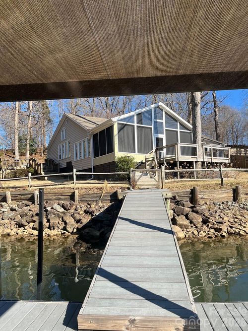 208 Island View Rd, Mount Holly, NC, 28120-9707 | Card Image