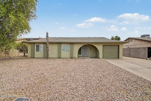 8925 W Meadowbrook Ave, Phoenix, AZ, 85037-1432 | Card Image