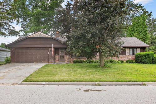 555 Meadow Lane, Sheboygan Falls, WI, 53085 | Card Image
