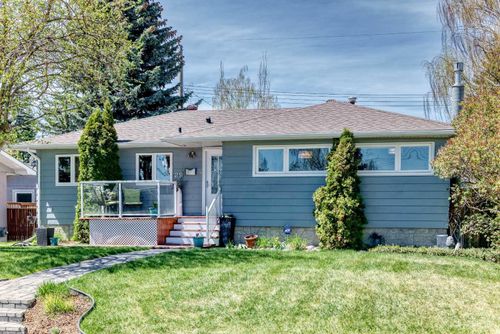 29 Chisholm Cres Nw, Calgary, AB, T2L0Y9 | Card Image