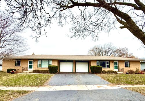 402 Elmwood Dr, Belvidere, IL, 61008-5918 | Card Image