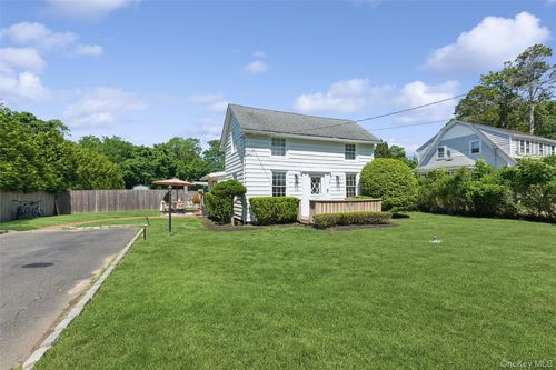 243 Sunset Ave, Westhampton Beach, NY, 11978-2037 | Card Image