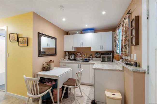 6374 Oldfield Rd, House other with 5 bedrooms, 2 bathrooms and 4 parking in Central Saanich BC | Image 21