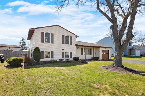 5538 Piazza Ln, Clay, NY, 13041-8639 | Card Image