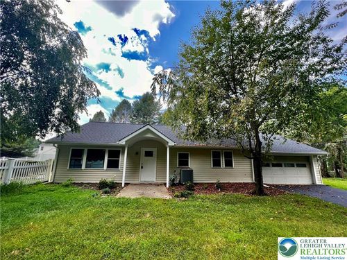 2404 Northwood Ave, Palmer Twp, PA, 18045-2113 | Card Image