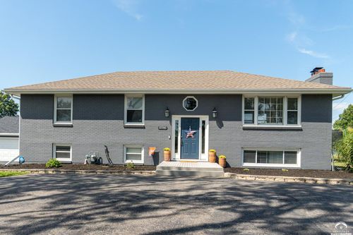15741 150th St, Bonner Springs, KS, 66012-7211 | Card Image