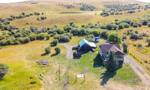 4417 Range Road 301, Pincher Creek, AB, T0K1W0 | Card Image