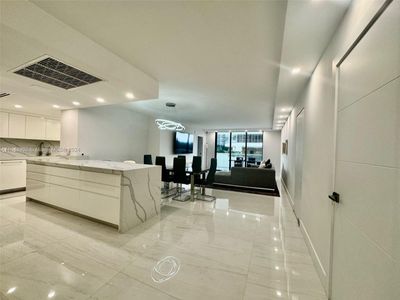 5U - 9801 Collins Ave, Condo with 3 bedrooms, 2 bathrooms and null parking in Bal Harbour FL | Image 3