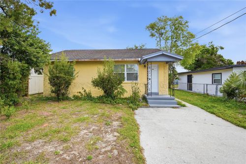 8419 N Semmes St, TAMPA, FL, 33604-1944 | Card Image