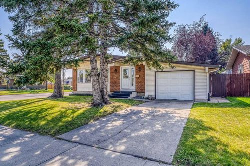 691 Queen Charlotte Drive Se, Calgary, AB, T2J4T5 | Card Image