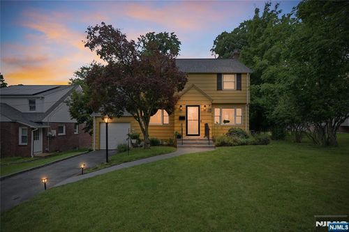 15 Crystal Avenue, West Orange, NJ, 07052 | Card Image