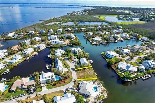 1729 Jewel Box Drive, SANIBEL, FL, 33957 | Card Image