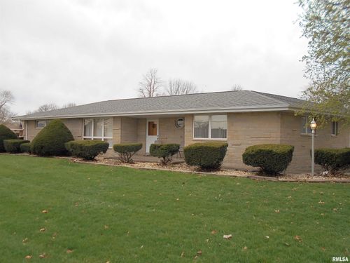 4 Hiel Dr, Bushnell, IL, 61422-1062 | Card Image