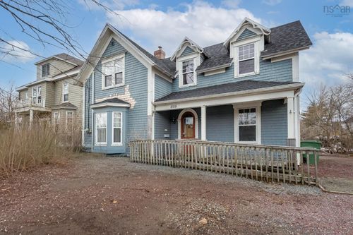 808 George Street, Sydney, NS, B1P1L6 | Card Image