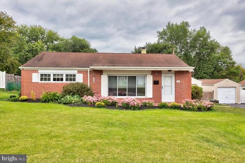 22 Laurel Ln, PLYMOUTH MEETING, PA, 19462-2435 | Card Image